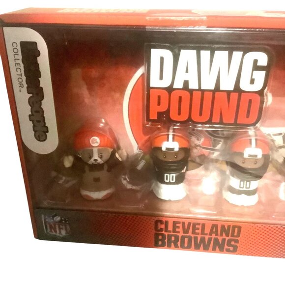 Fisher Price Little People Collector x NFL Cleveland Browns 4-Pack Dawg Pound NE - Picture 4 of 10
